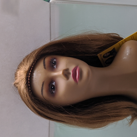 Beverly Johnson Halfwig - Picture 7 of 9